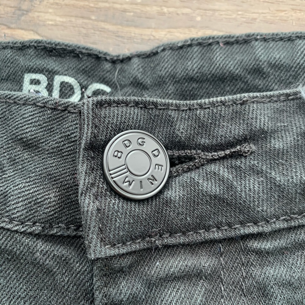 BDG Mid Rise Shortie - Picture 2 of 5